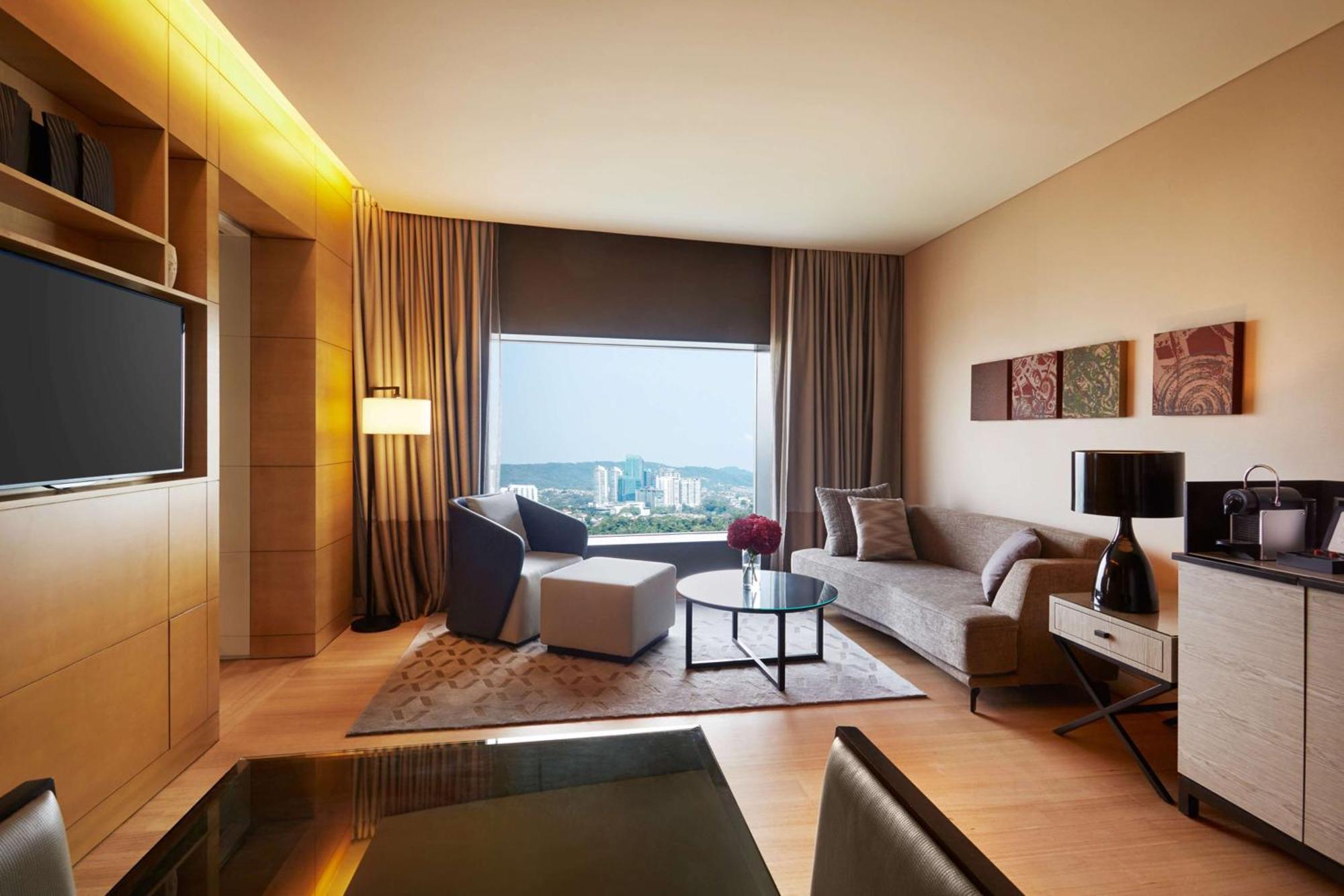 Hilton Hotel 5*